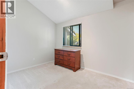 3372 Mary Anne Cres