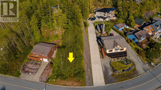 338 Pacific Cres, Ucluelet, BC V0R3A0 Photo 1