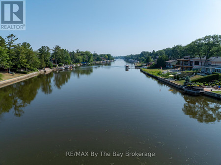 34 Edgewater Road