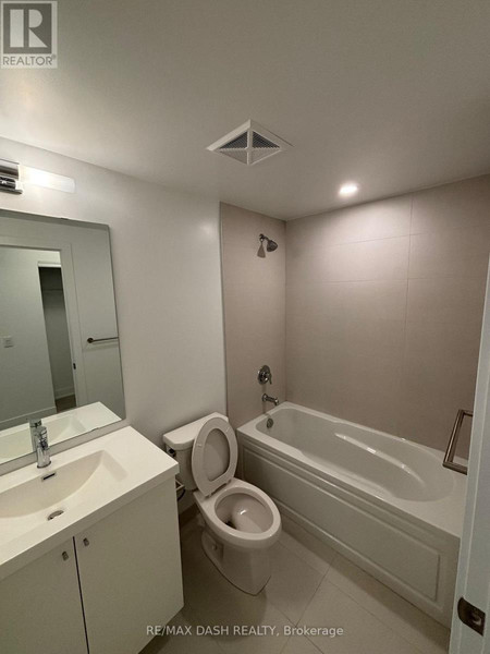 352 2425 Simcoe Street N