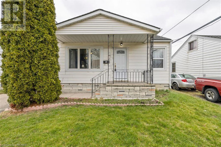 Family room - 36 Parkview Road, St Catharines, ON L2M5S1 Photo 1