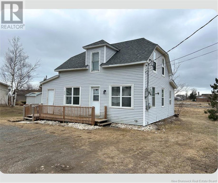 374 Georges Est