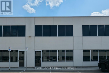 38 56 Steeles Avenue E