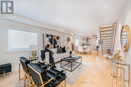 Living room - 397 Crawford St, Toronto, ON M6J2W1 Photo 1