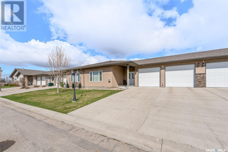 Foyer - 4 1590 4th Avenue Nw, Moose Jaw, SK S6J1N1 Photo 1