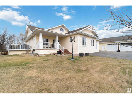 Living room - 4 52524 Rge Rd 20, Rural Parkland County, AB T7Y2G7 Photo 1