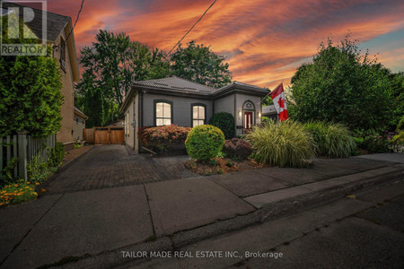 4 Leslie Street