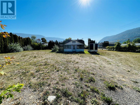 Sunroom - 401 Finlayson Street, Sicamous, BC V0E2V0 Photo 1