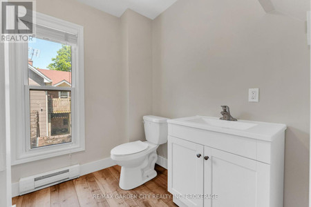 4pc Bathroom - 4208 Terrace Avenue, Niagara Falls, ON L2E3J4 Photo 1