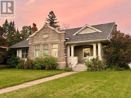 43 Summit Ave