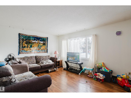 4501 47 St
