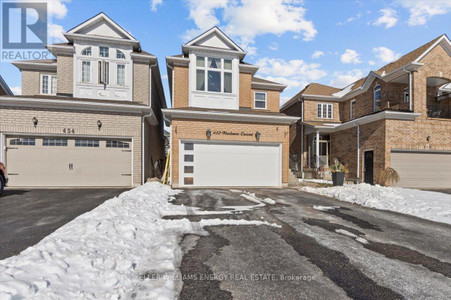 452 Woodsmere Cres, Pickering, ON L1V7A4 Photo 1