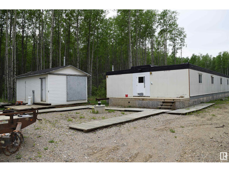 Living room - 455 Industrial Dr N, Red Earth Creek, AB T0G1X0 Photo 1