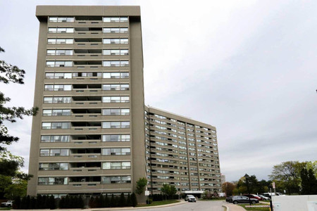 475 The West Mall Rd, Toronto, ON M9C4Z3 Photo 1