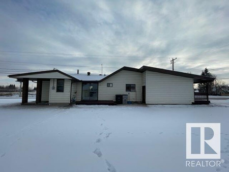 Living room - 4803 46 St Nw, Redwater, AB T0A2W0 Photo 1