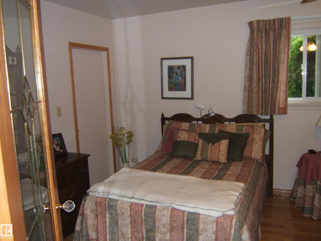 4809 47 St