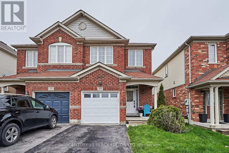 Great room - 49 Unsworth Cres, Ajax, ON L1T4X3 Photo 1