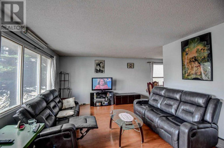 Living room - 5015 Whitehorn Drive Ne, Calgary, AB T1Y1T9 Photo 1