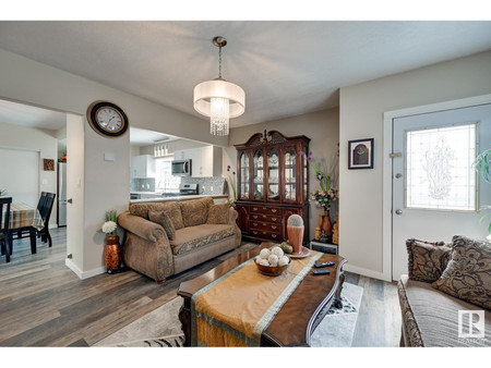 5039 52 St
