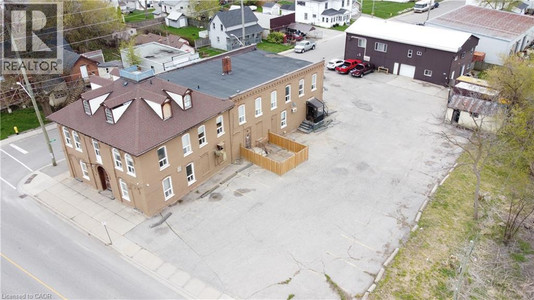 51 King St W Street