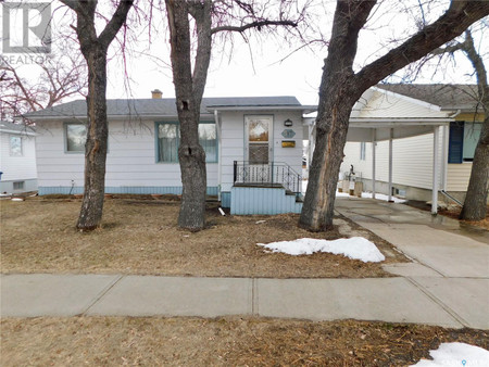 Kitchen - 517 3rd Avenue E, Assiniboia, SK S0H0B0 Photo 1