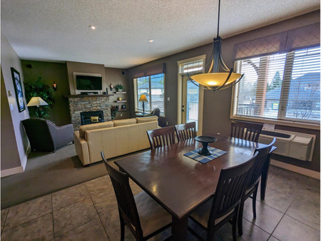 Living room - 521 500 Bighorn Boulevard, Radium Hot Springs, BC V0A1M0 Photo 1