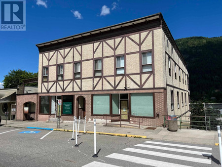 523 Vernon Street