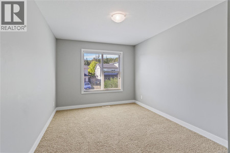 Living room/Dining room - 532 Lori Pl, Nanaimo, BC V9R0H8 Photo 1