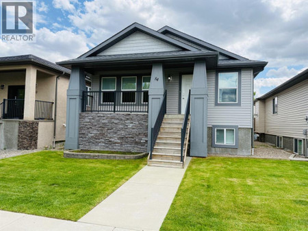 54 Sunridge Boulevard W, Lethbridge, AB T1J0T4 Photo 1