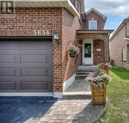 5654 Dawlish Crescent