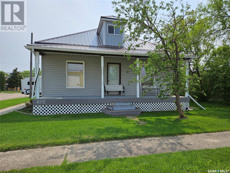 602 Railway Avenue