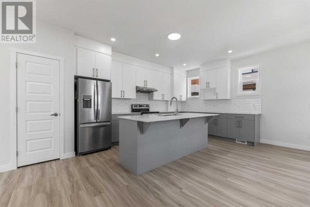 605 90 Corner Meadows Manor Ne