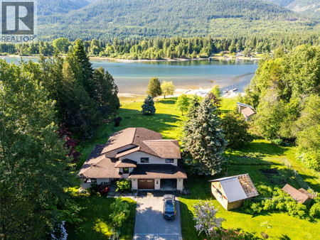 Foyer - 6158 Redfish Road, Nelson, BC V1L6M9 Photo 1