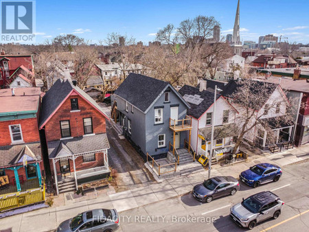 640 Somerset Street W