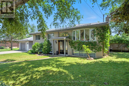 685 Young Street