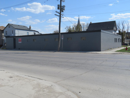 694 Logan Ave, Winnipeg, MB R3E1M5 Photo 1