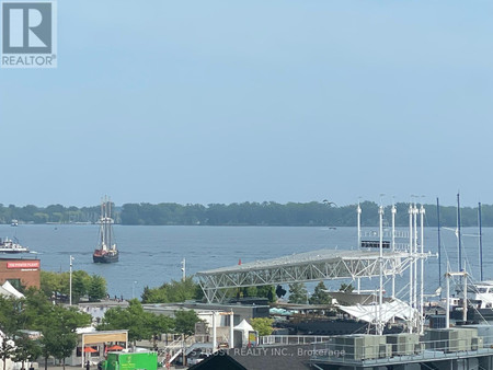 706 270 Queens Quay W