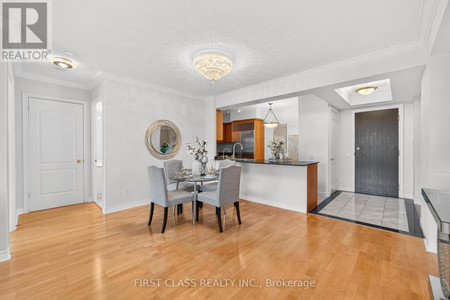 711 18 William Carson Crescent