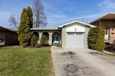 715 Coulson Ave, Milton, ON L9T4J3 Photo 1