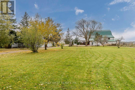 Family room - 7941 Highway 26, Clearview, ON L0M1S0 Photo 1