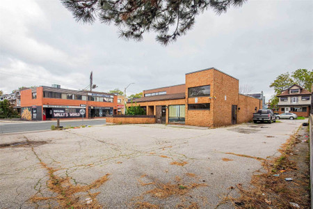 Commercial For Sale | 850 King St E | Central