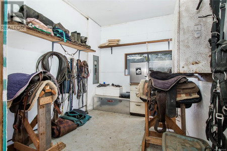 870 Sayward Rd