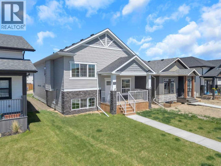 Living room/Dining room - 9 Ian Way, Sylvan Lake, AB T4S0W5 Photo 1