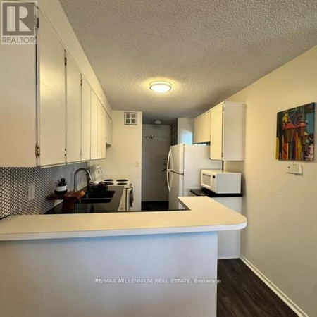 910 90 Ling Road