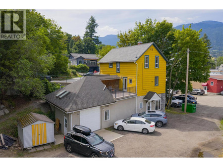 Kitchen - 915 Front Street, Nelson, BC V1L4C1 Photo 1