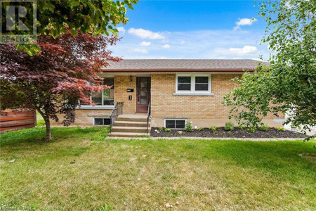 4pc Bathroom - 92 Margery Avenue Unit Lower, St Catharines, ON L2R6K1 Photo 1