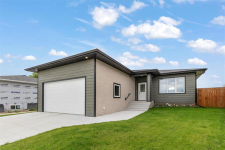 94 Woodridge Drive