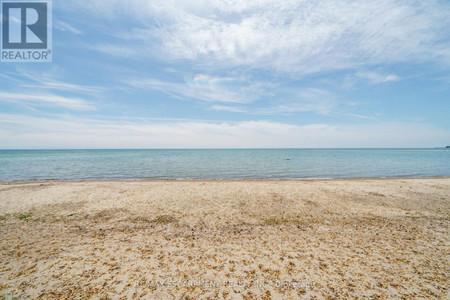 976 Lakeshore Road