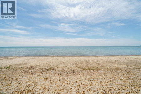 976 Lakeshore Road