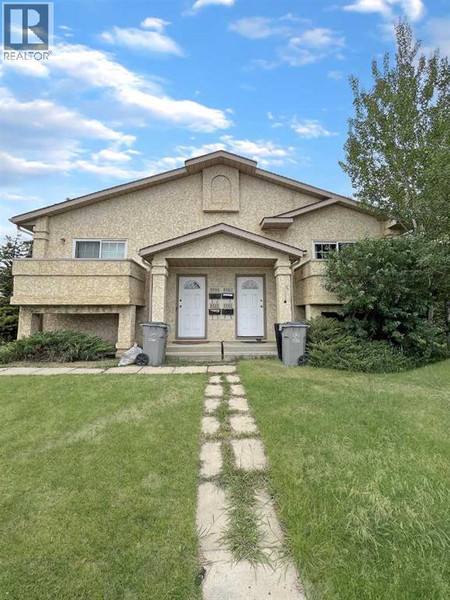 Bedroom - B 9406 100 Avenue, Grande Prairie, AB T8V0S9 Photo 1